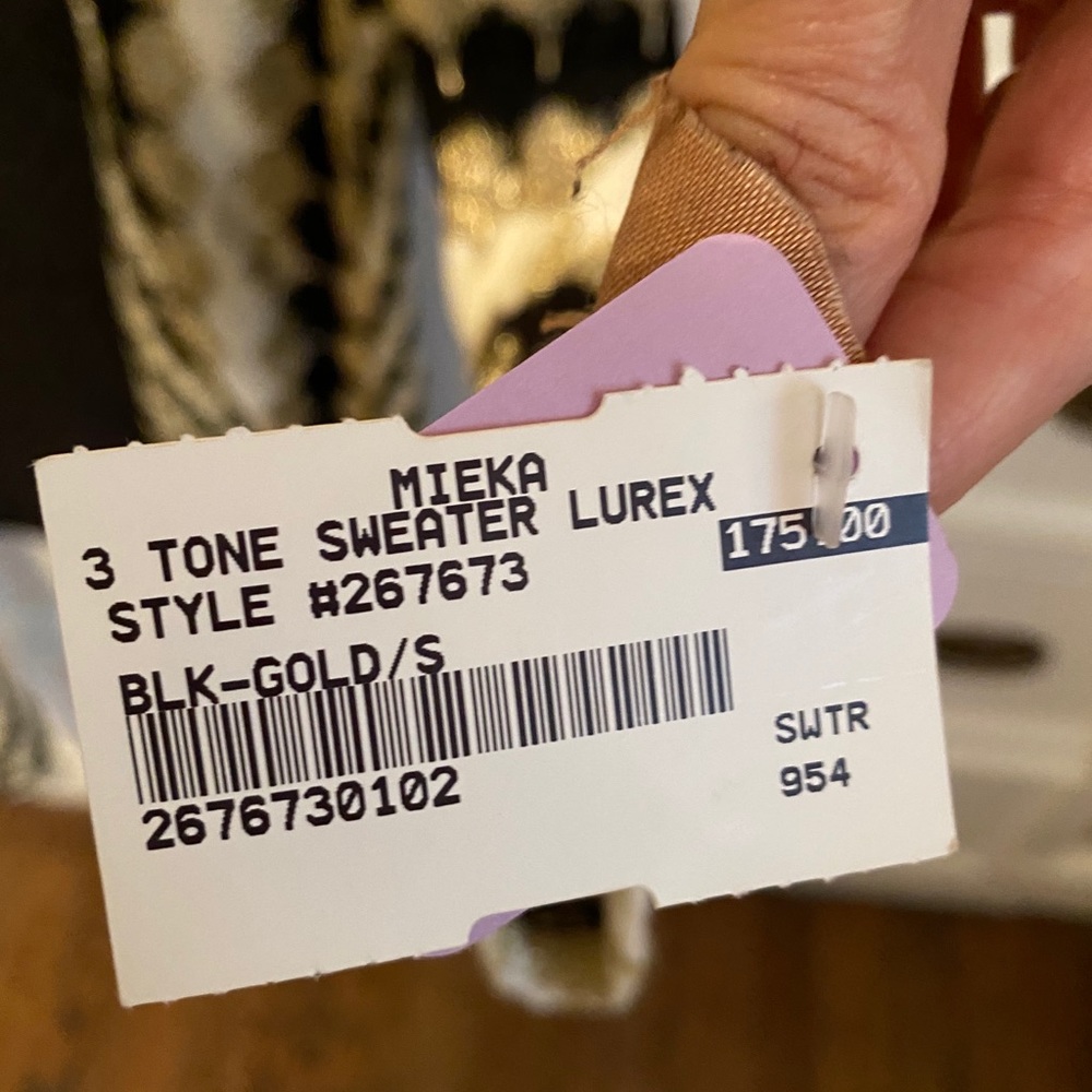 Mieka new asymmetrical sweater - Picture 5 of 6